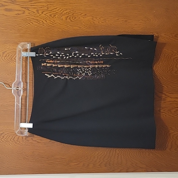 Gorgeous Chriatain Lacroix Skirt. Size 38 - Picture 1 of 8